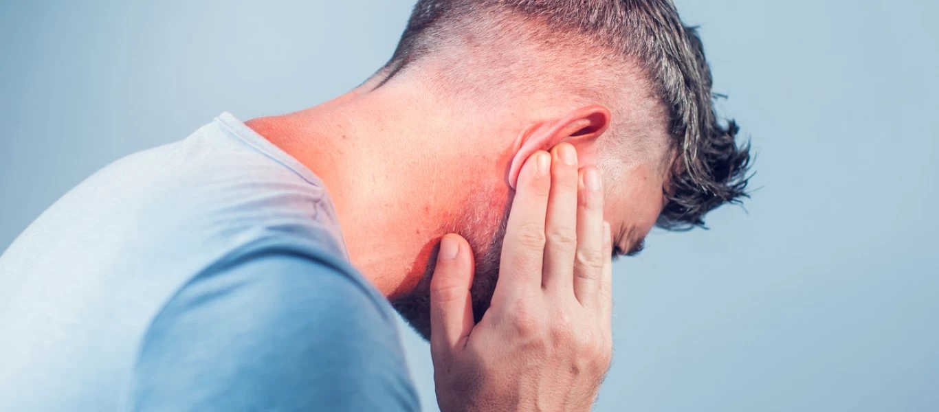 Πόνος στο αυτί: Τι τον προκαλεί και πώς αντιμετωπίζεται